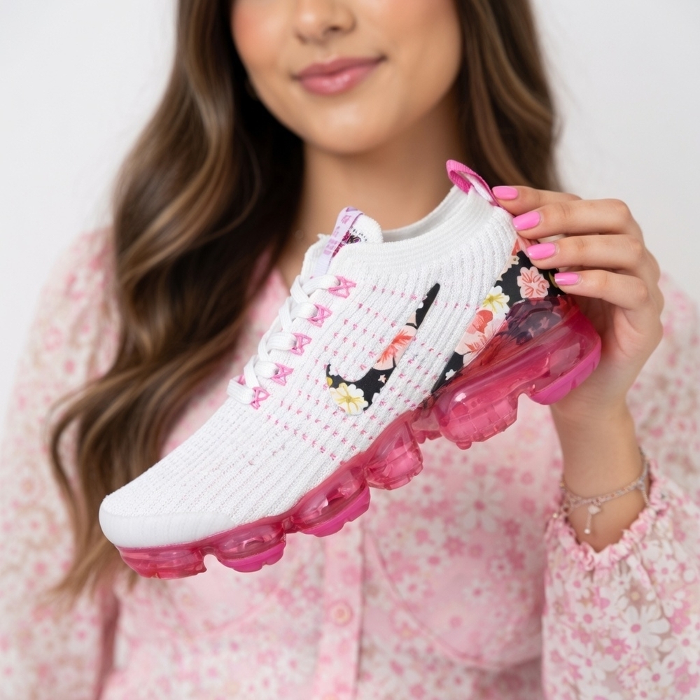 Nike Women’s Pink White 🩷 Floral air Max Vapormax Swoosh VaporMax Sneakers